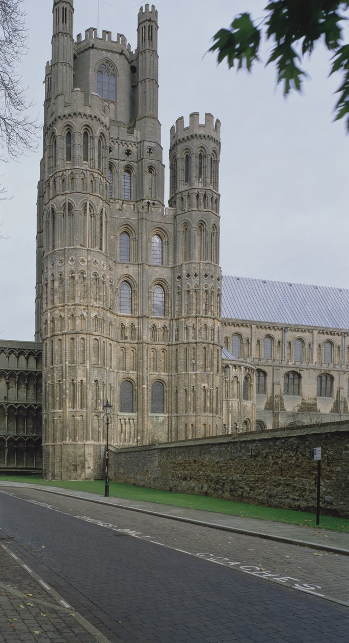Tour octogonale, vue du sud, construite en 1322 - English School