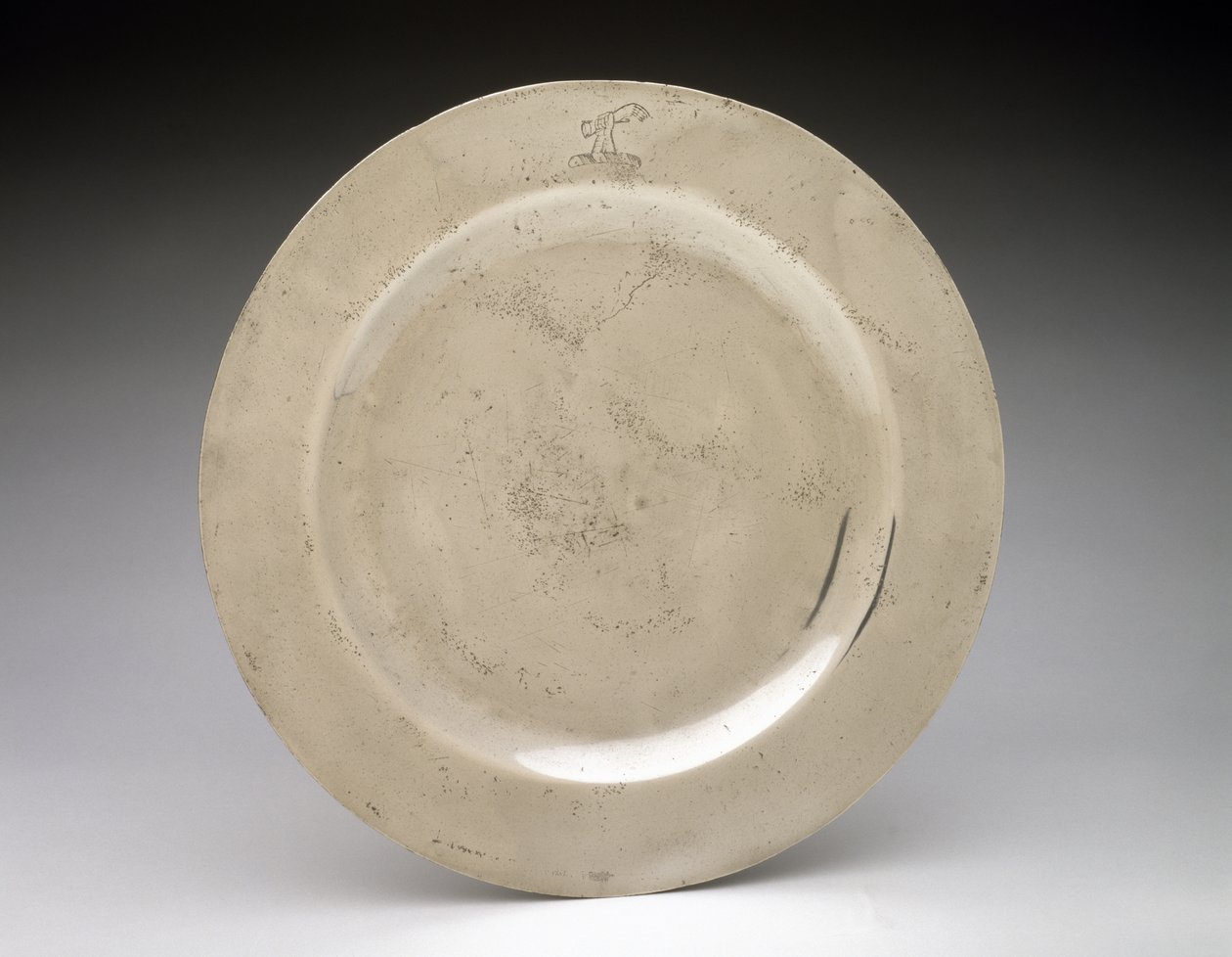 Assiette, vers 1750 - English School