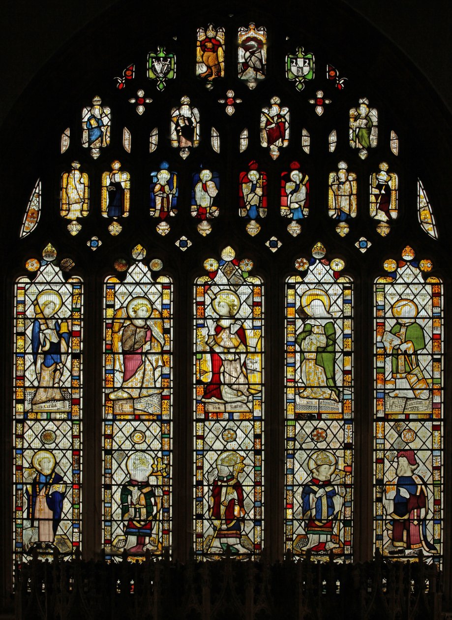 Fenêtre Ew représentant du verre de Somerset vers 1450 dans la fenêtre est avec dix belles figures de saints - English School