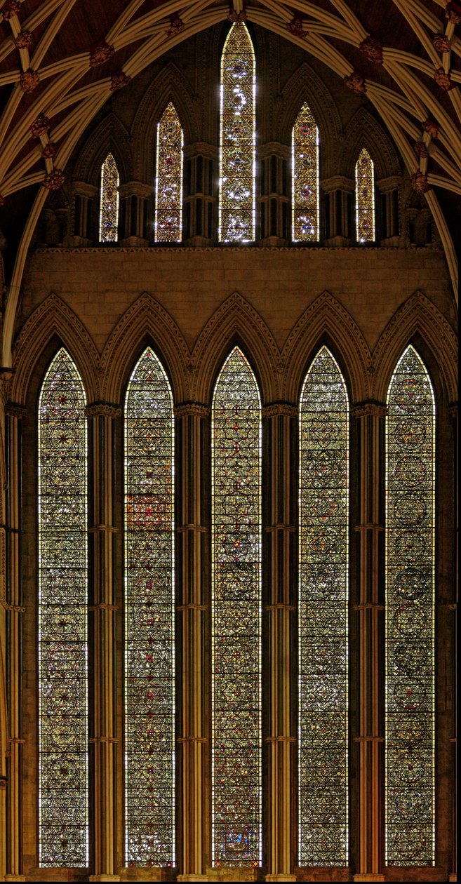 Fenêtre des Cinq-Sœurs représentant des grisaille - English School