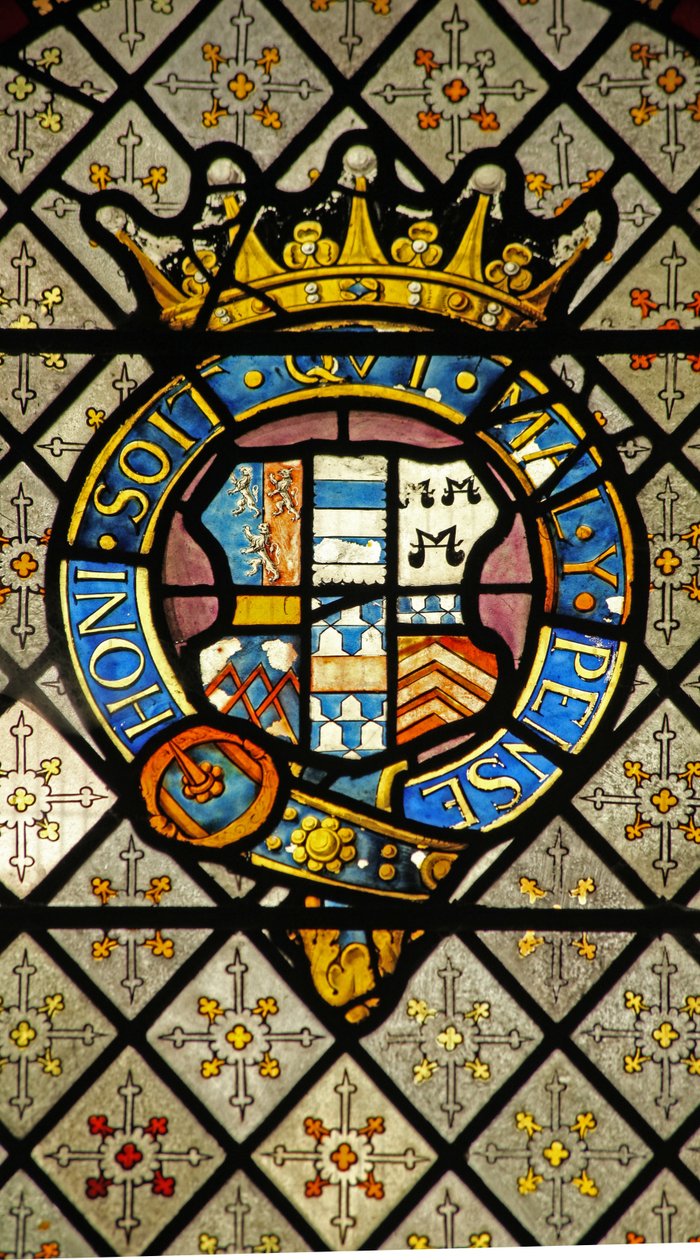 Fenêtre S2 représentant des armoiries - Garter - English School