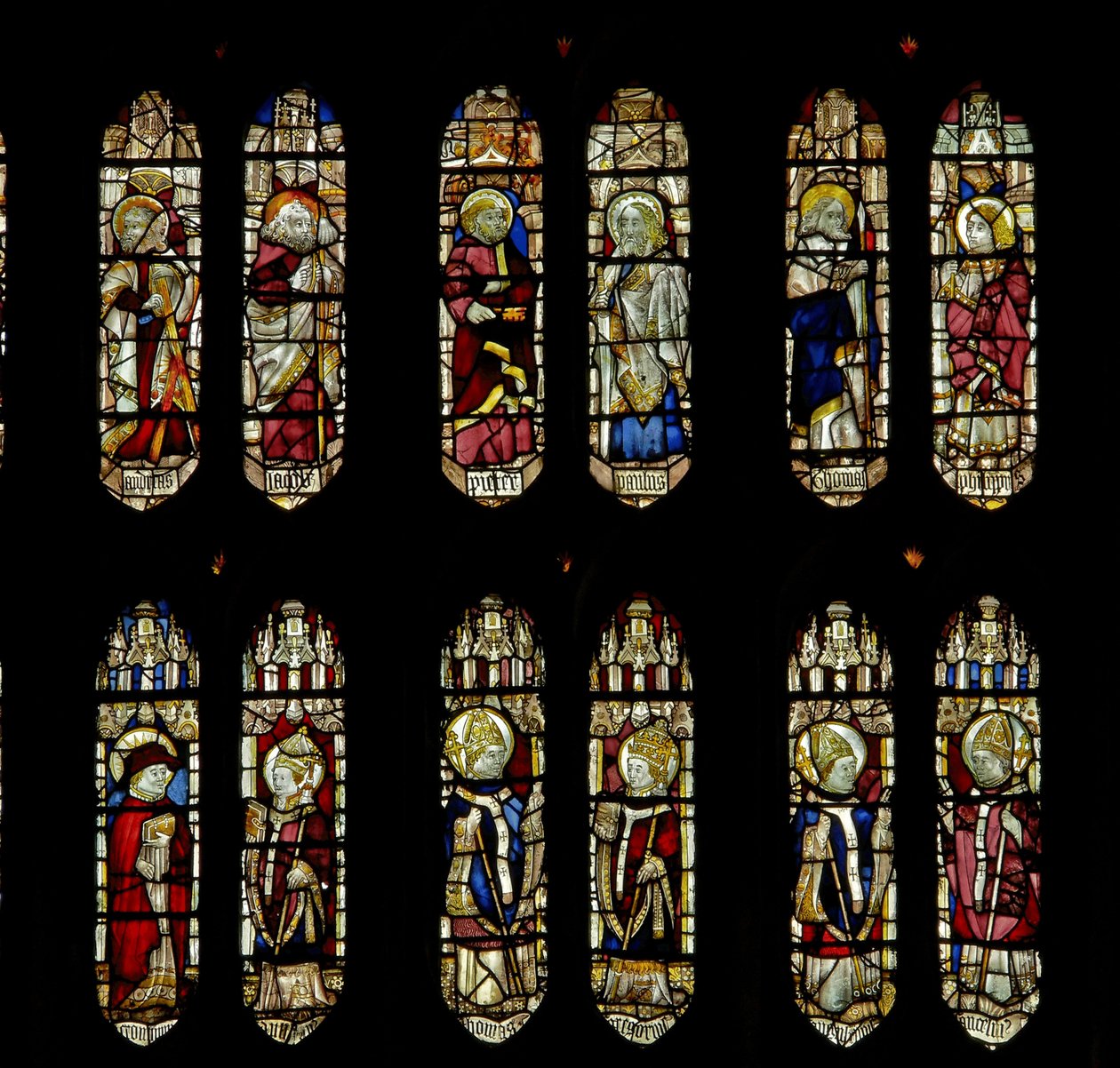 Fenêtre représentant des saints - English School