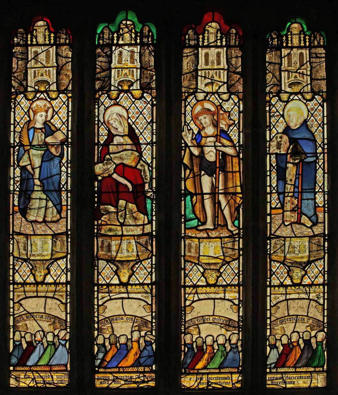 Fenêtre n3 représentant le Christ, la Pietà, Sainte Mabena, Saint Mewbred - English School