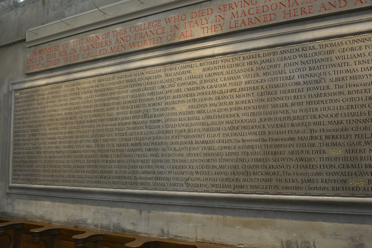 Mémorial aux membres du New College, Oxford, qui ont perdu la vie pendant la Première Guerre mondiale - Eric (workshop of) Gill