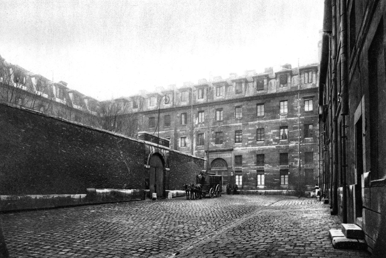 Cour de la prison pour femmes Saint-Lazare, Paris, 1931 - Ernest Flammarion