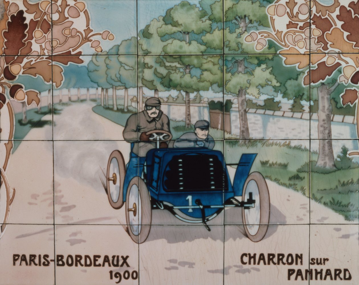 Charron conduisant une voiture Panhard dans la course Paris-Bordeaux de 1900 : carreaux de céramique fabriqués par Gilardoni Fils et Cie de Paris, d