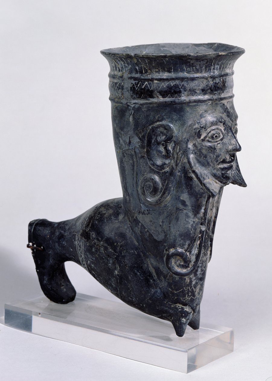Vase bucchero en forme de jambe avec visage sculpté, période étrusque, 2ème moitié du 6ème siècle av. J.-C. - Etruscan