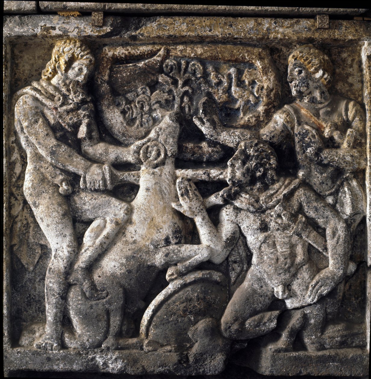 Art étrusque : Ulysse au royaume des morts sacrifiant un mouton pour consulter le devin aveugle de Thèbes Tirésias. Épisode de l