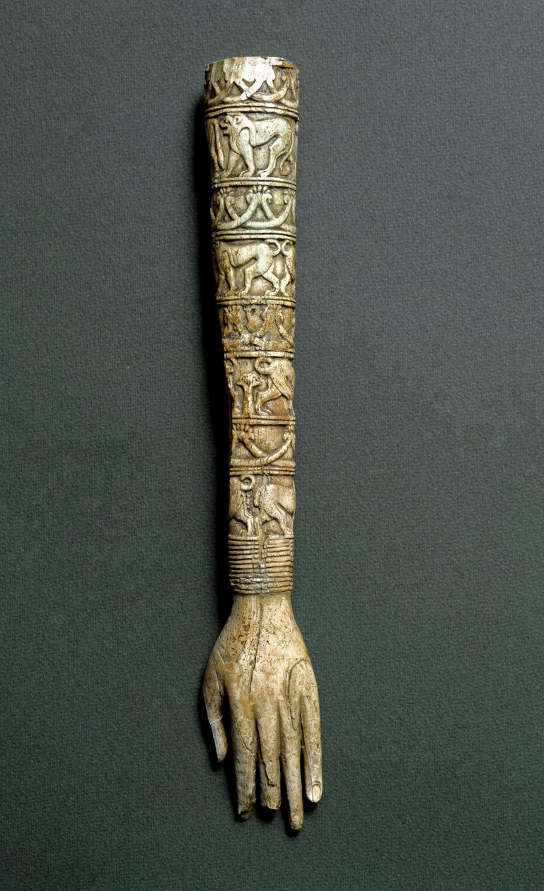 Antiquité étrusque : bras ou poignée avant de flabellum (éventail liturgique) en ivoire. De la tombe Barberini à Préneste (Palestrina). VIIe siècle av. J.-C. Rome, Museo Nazionale di Villa Giulia - Etruscan