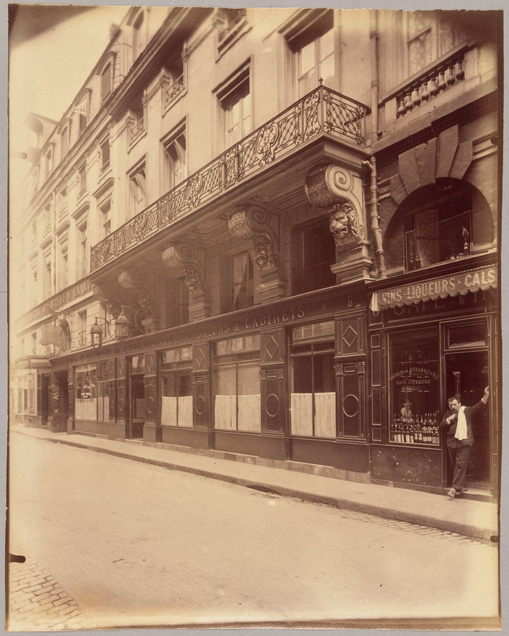 6-8 rue de Valois - Eugène Atget