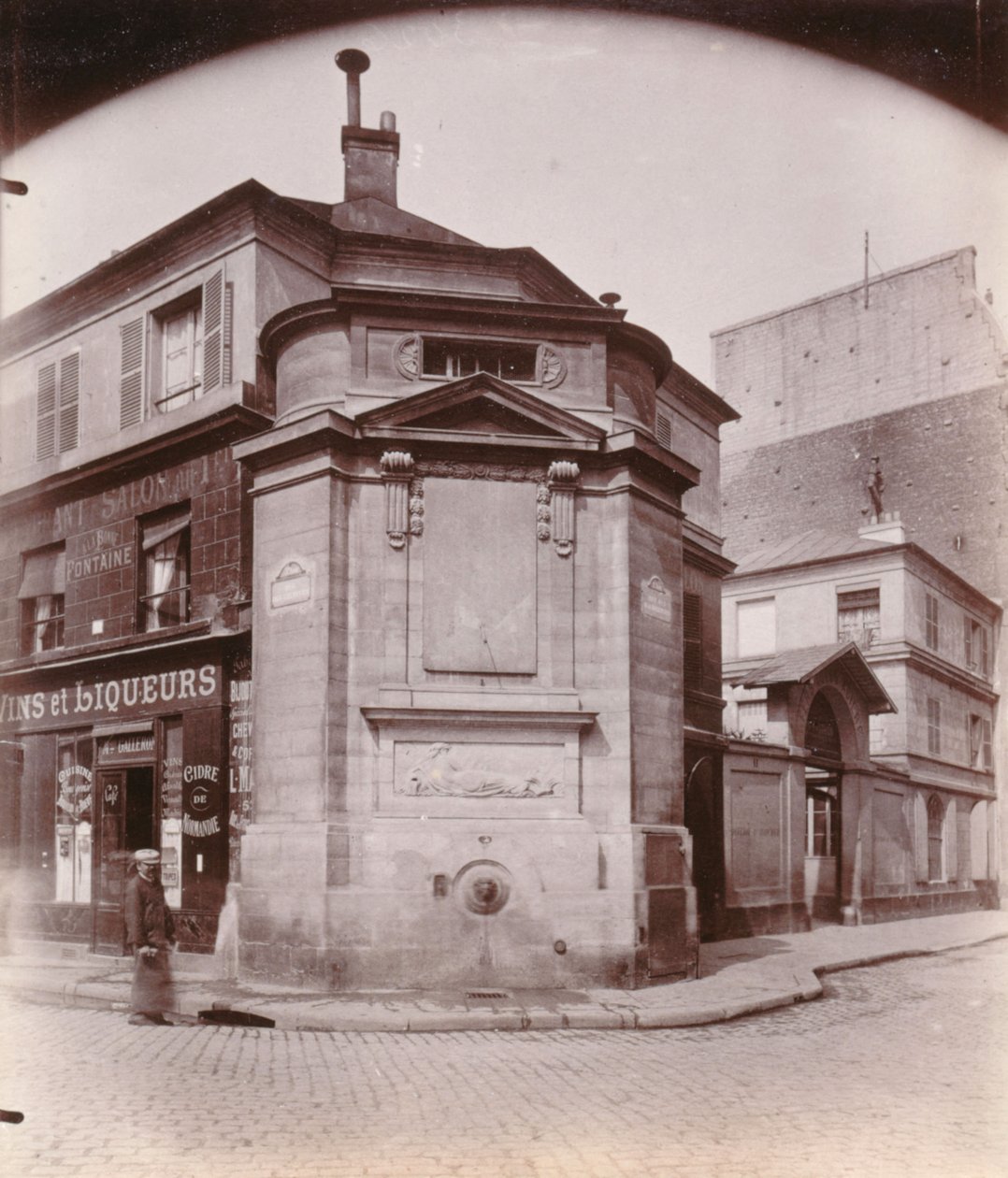 Fontaine des Haudriettes, angle de la rue des Archives et de la rue des Haudriettes, 3ème arrondissement, Paris (photo n/b) - Eugène Atget