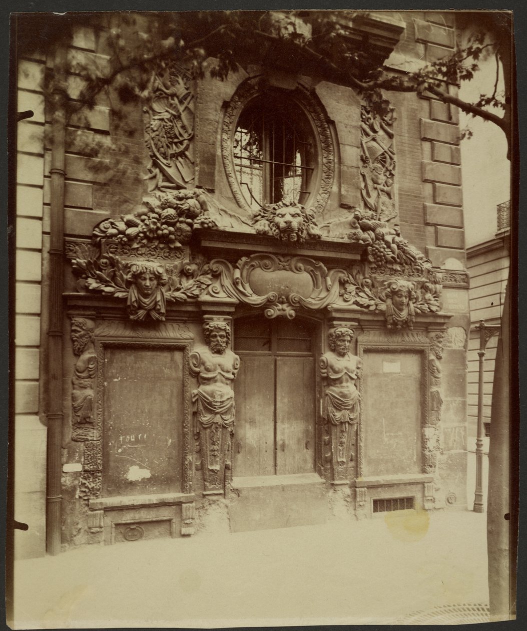 Hôtel Fieubet, Quai des Célestins - Eugène Atget