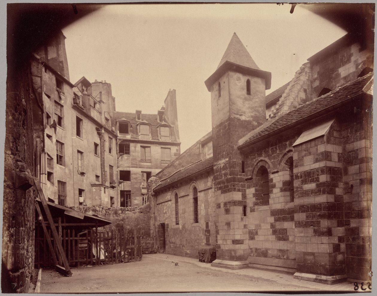 Saint-Julien-le-Pauvre - Eugène Atget