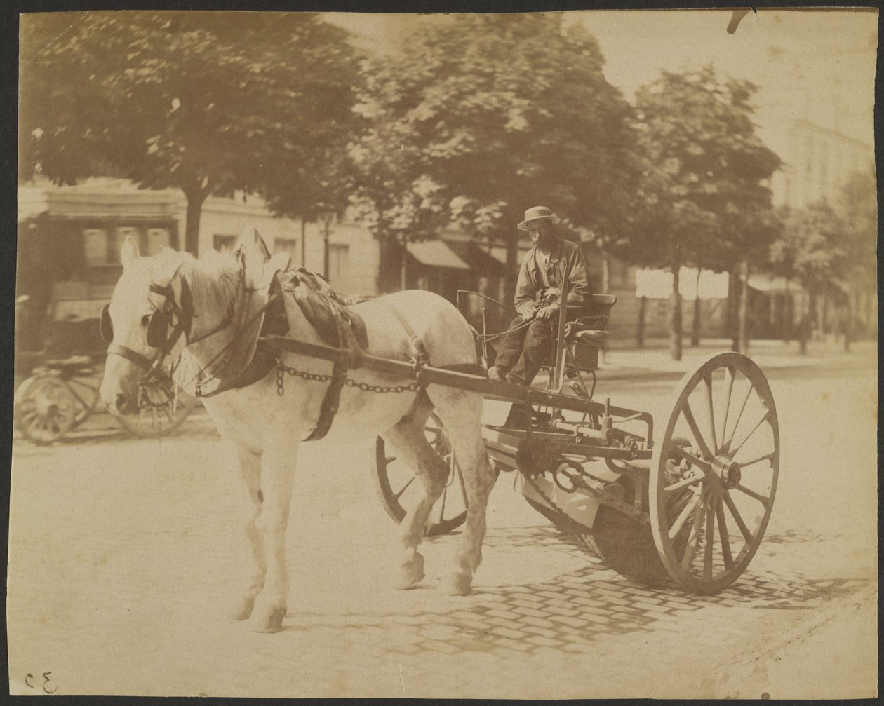 [Balayeuse tirée par un cheval] - Eugène Atget