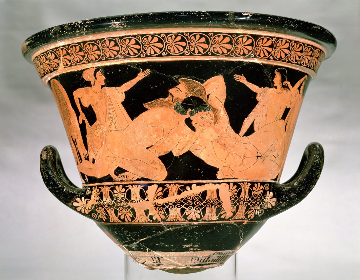 Calyx-krater à figures rouges attiques représentant Héraclès luttant avec Antée, de Cervetri, Italie, vers 510 av. J.-C. - Euphronios