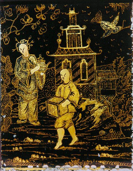 Boîte à thé à la manière chinoise représentant un porteur et une dame portant une théière - European School