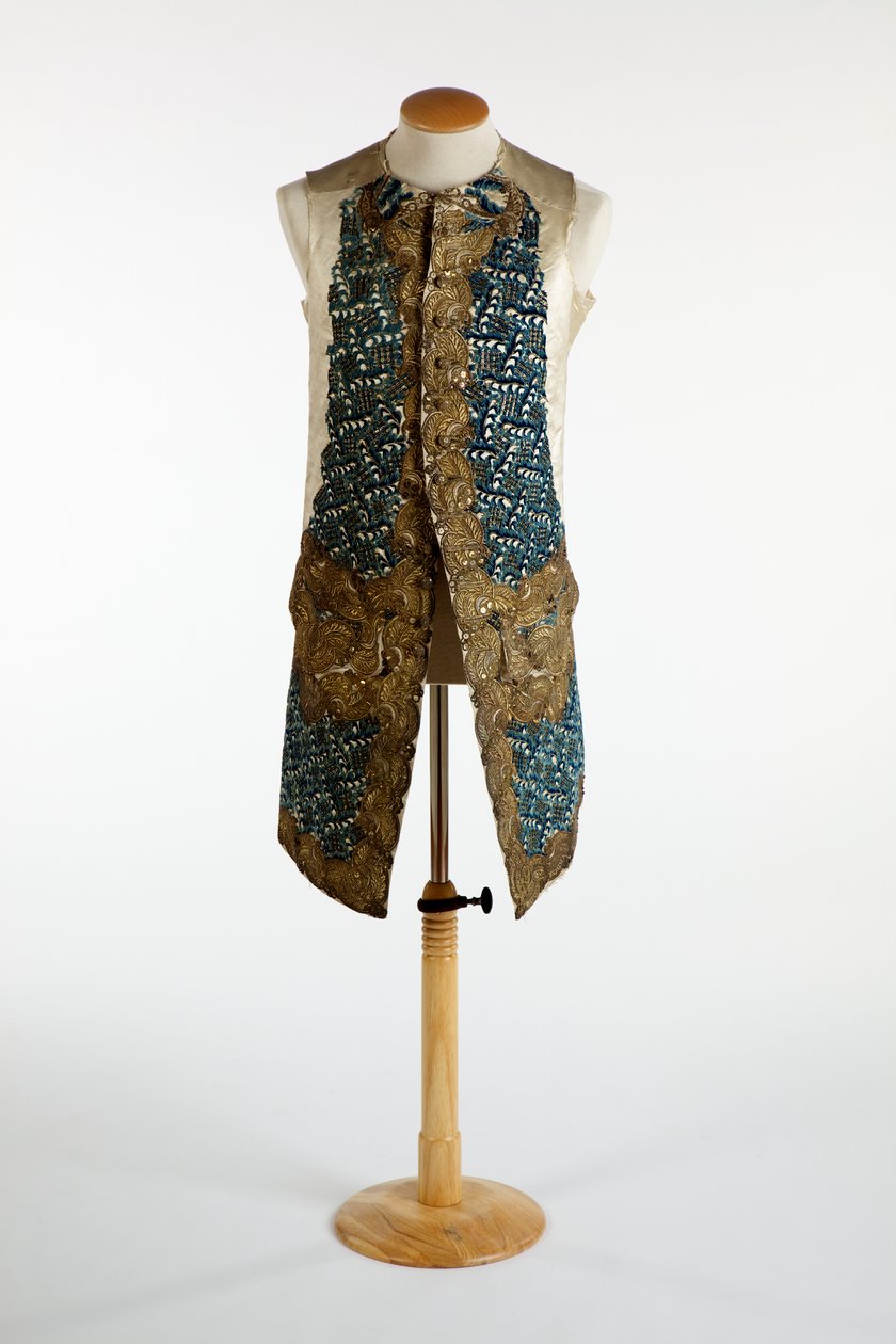 Gilet décoré de fil métallique doré, chenille bleue et paillettes, c.1750-70 - European School