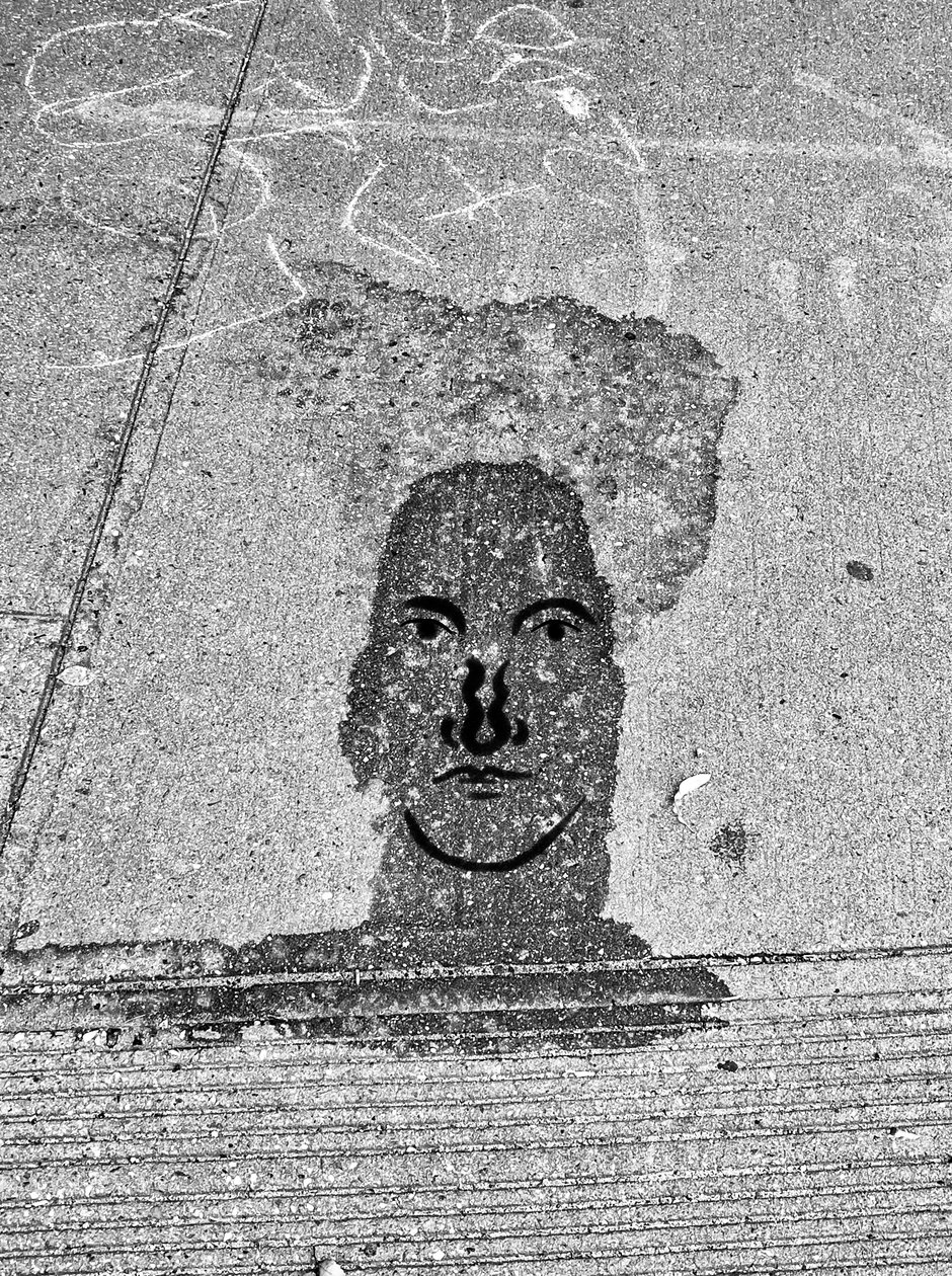 Visage sur le trottoir, vers 2020-24 (art numérique) - Evan Sklar