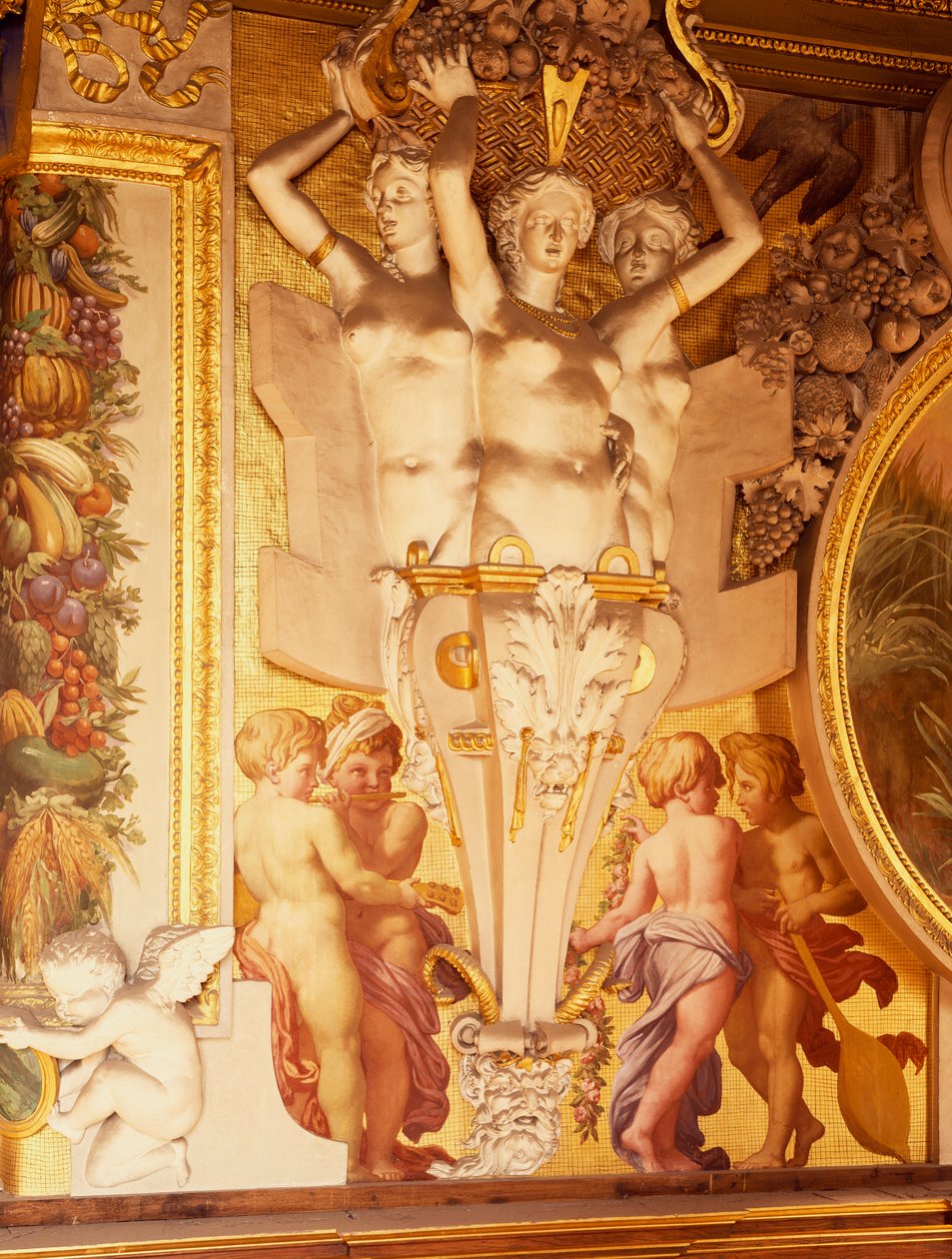 Fresques et œuvres en stuc dans la galerie de François Ier au Château de Fontainebleau, France (site du patrimoine mondial de l