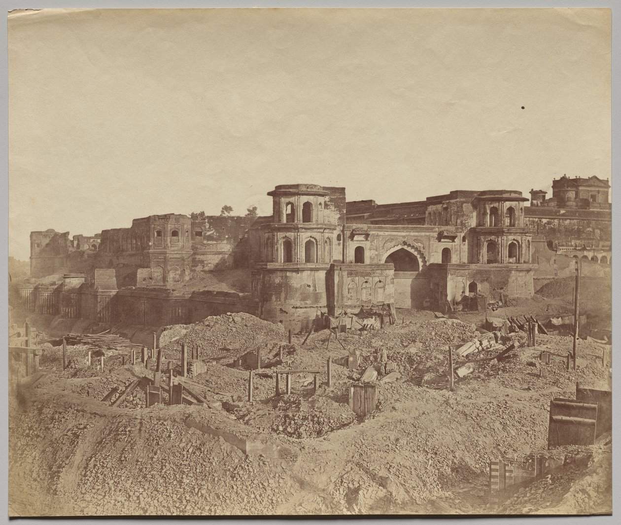Le Mucha Bawn, ou la vieille citadelle de Lucknow - Felice A. Beato