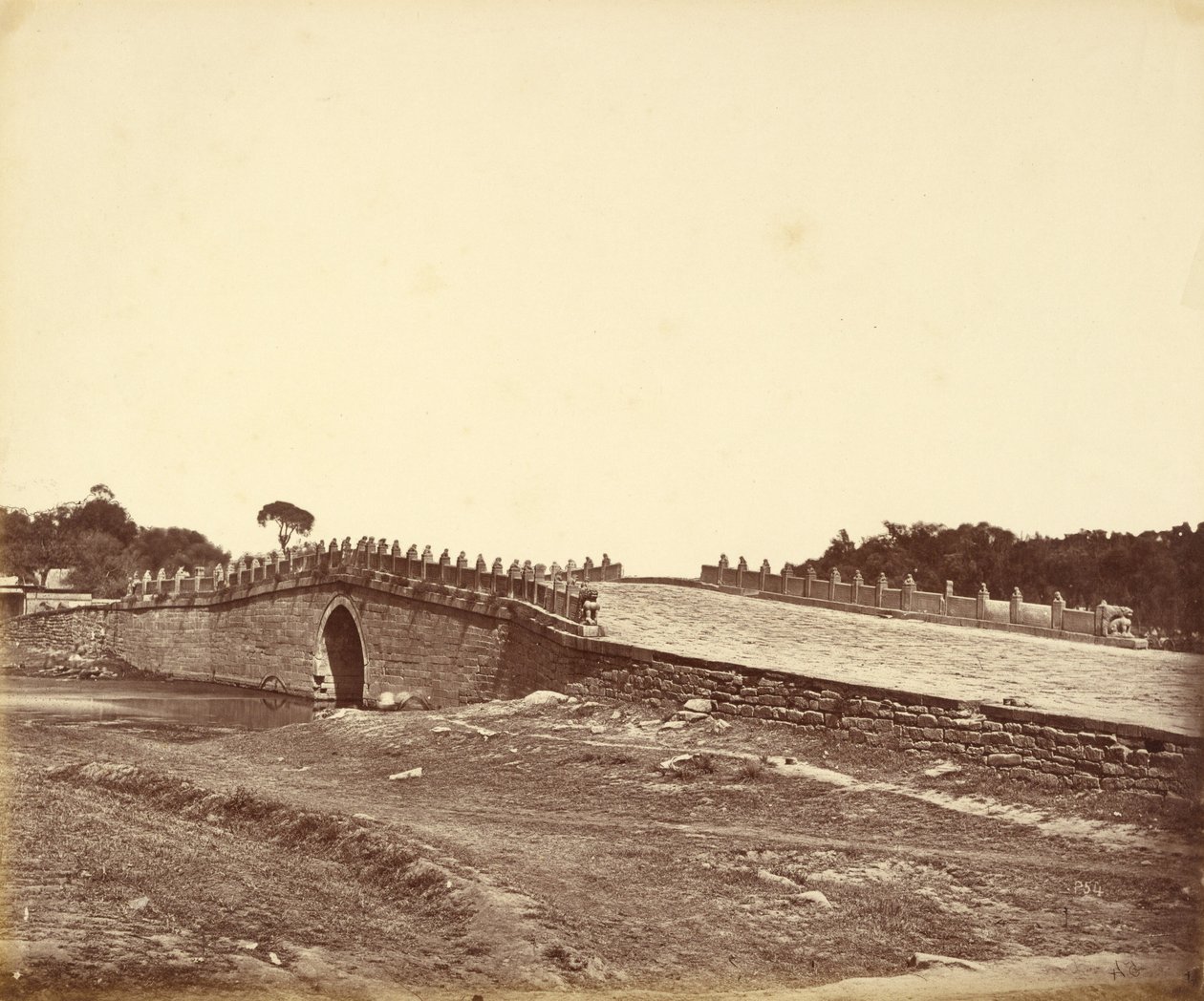 Pont de Pa-lu-chian, lieu du combat avec les troupes impériales chinoises près de Pékin, 21 septembre 1860 - Felice Beato