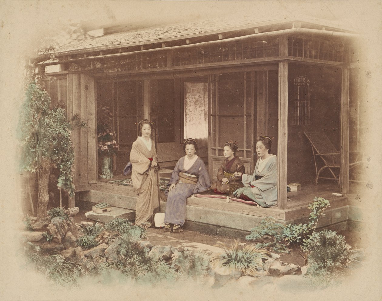 Femmes japonaises dans une maison privée - Felice Beato
