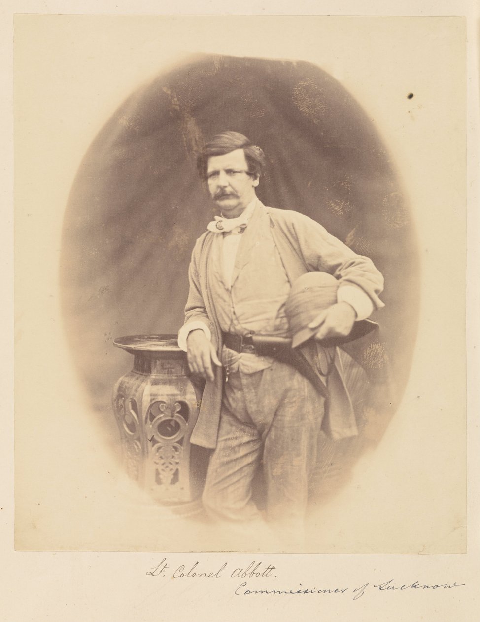 Lieutenant-colonel Abbott, commissaire de Lucknow - Felice Beato