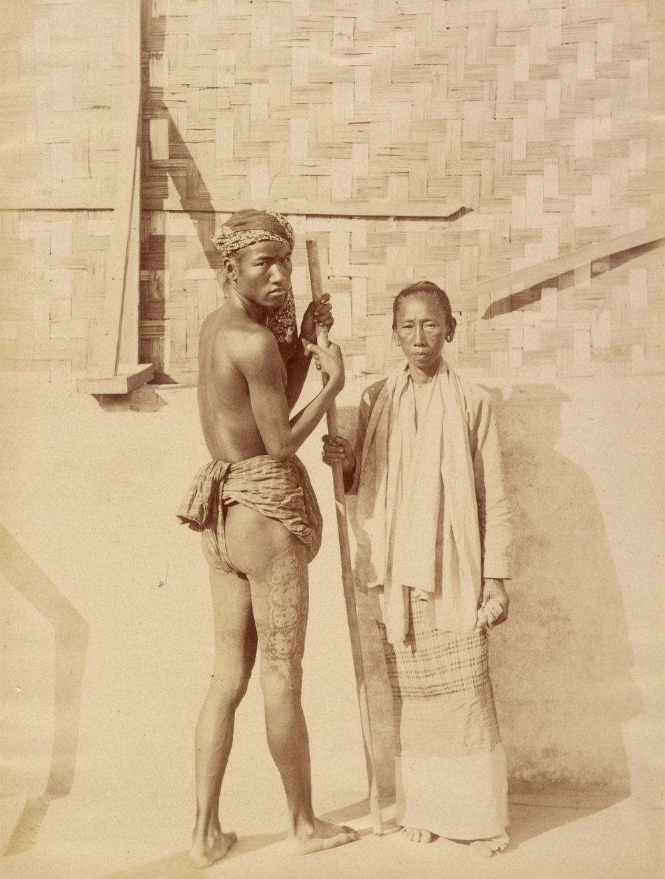 Mère et fils, spécimen de tatouage birman - Felice Beato