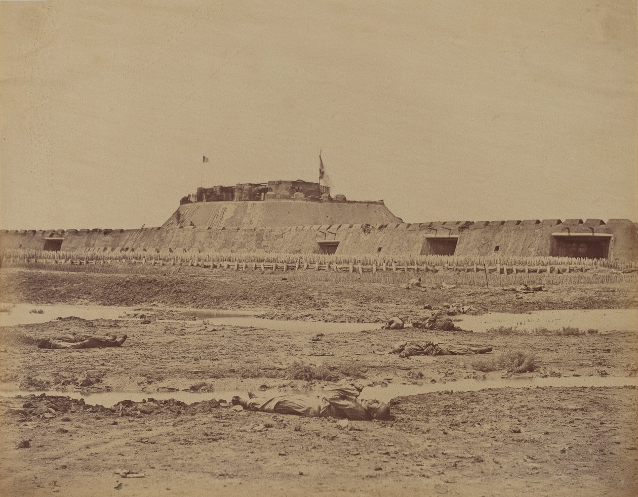 Arrière du fort nord après sa capture, montrant la retraite de l