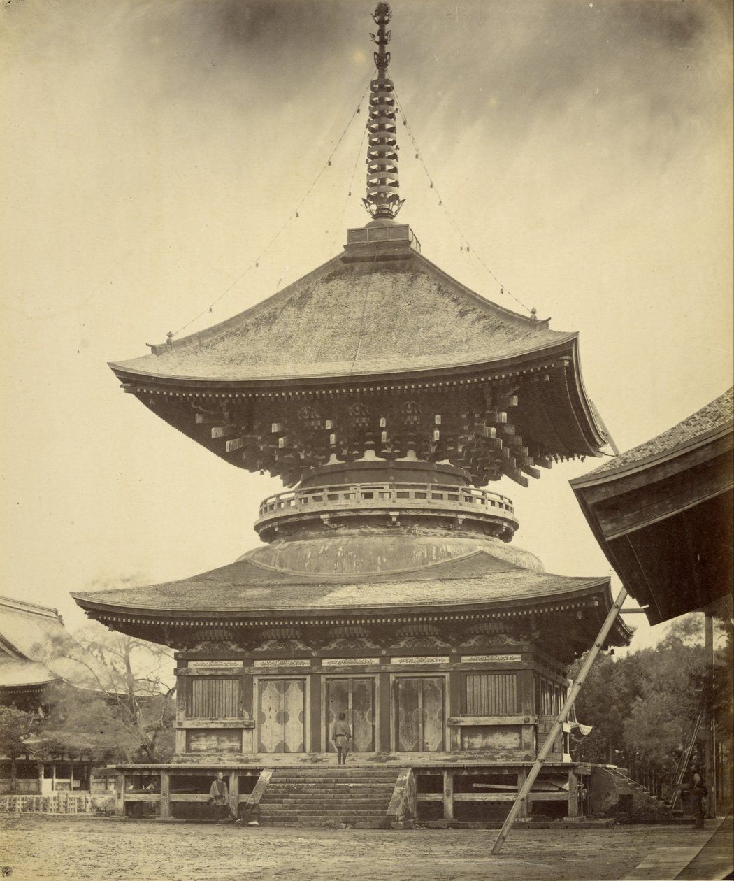 Pagode à un étage, sanctuaire Hachiman, Kamakura - Felice Beato