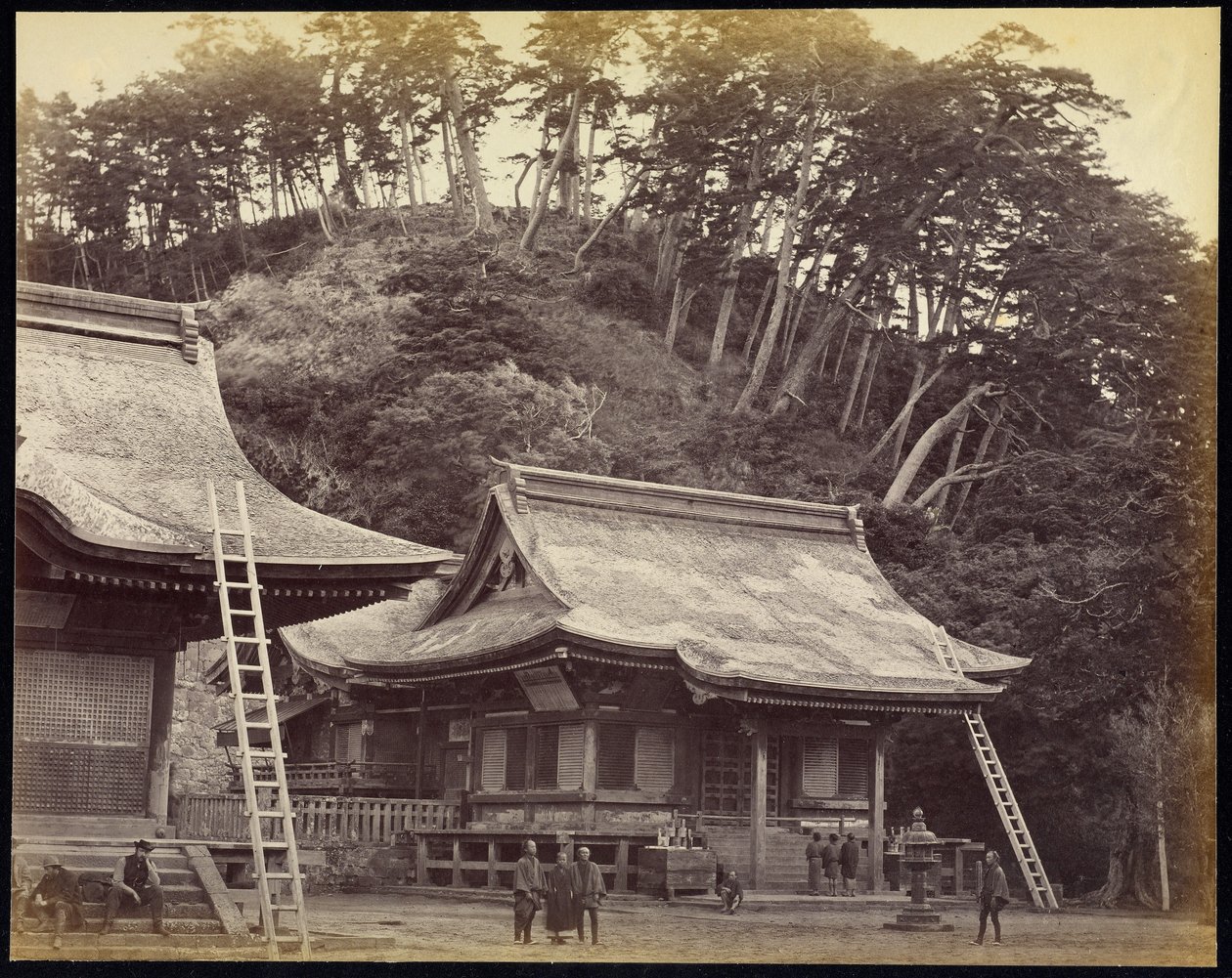 Le temple de Hachiman, à Kamakura - Felice Beato