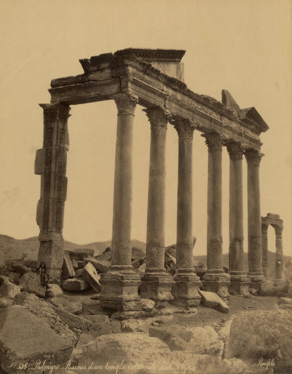 Colonnade et vestiges du temple à Palmyre, Syrie - Félix Bonfils