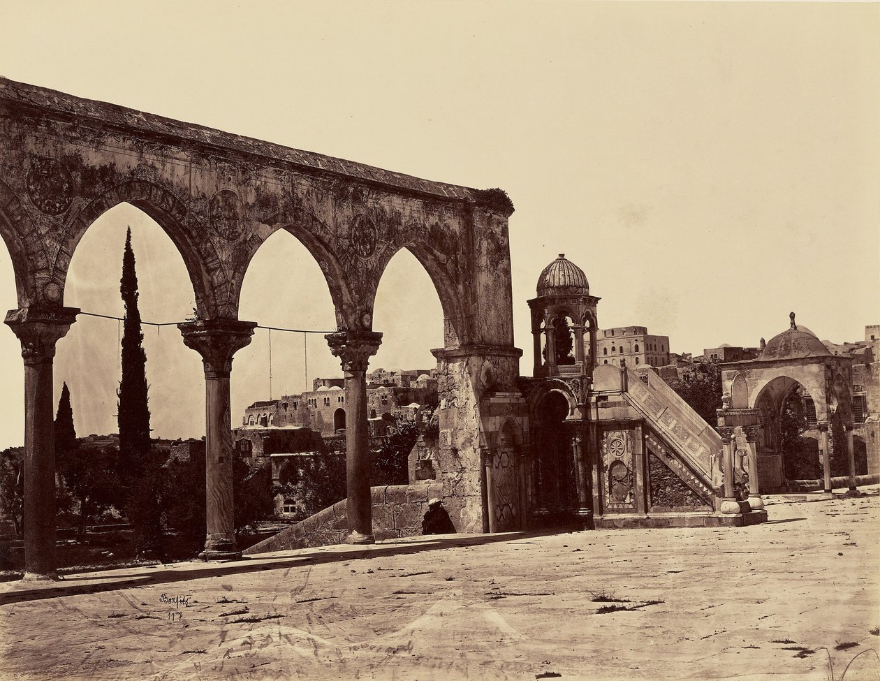 Member sur la plate-forme du Temple (Jerusalem) - Félix Bonfils