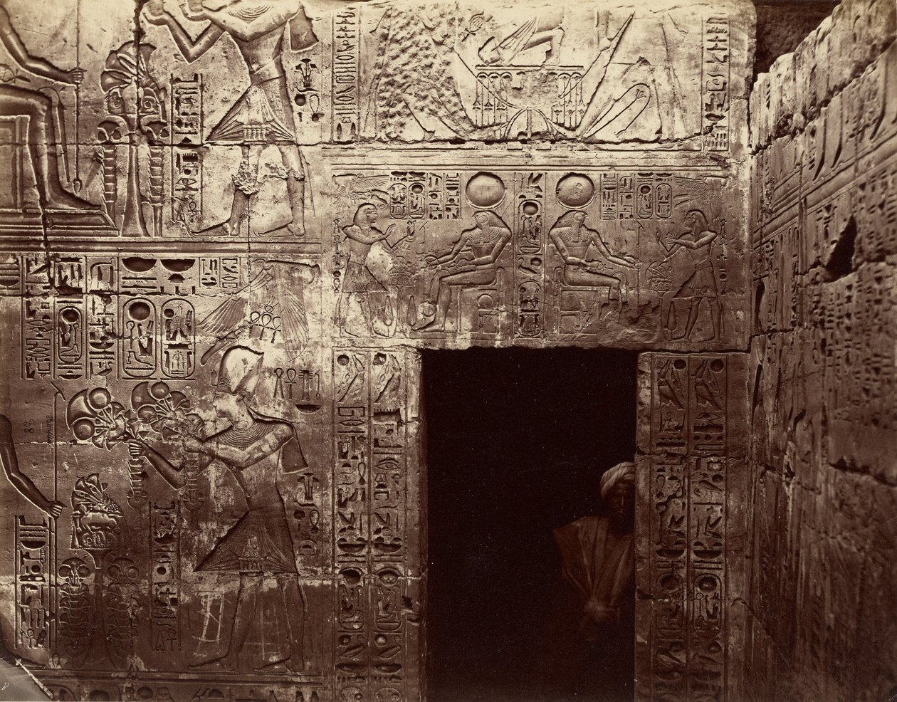 Reliefs dans le temple d