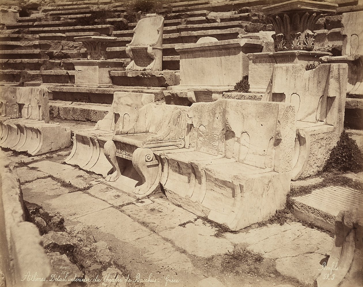 Sièges dans le Théâtre de Dionysos, Athènes - Félix Bonfils