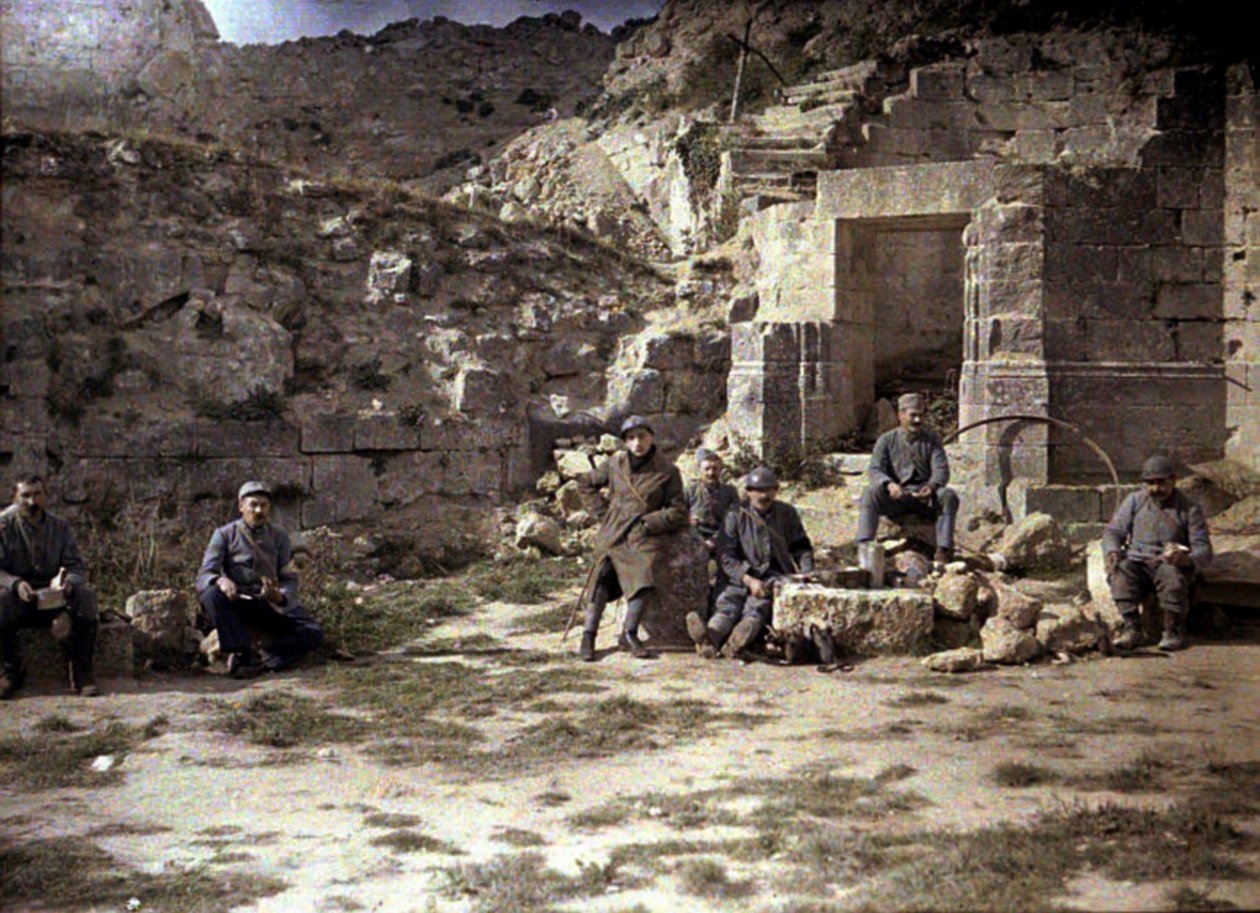 Soldats français déjeunant, Coucy-le-Château-Auffrique, Aisne, France, 1917 - Fernand Cuville