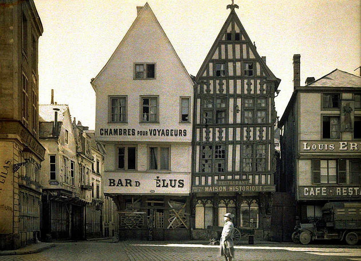 Vieilles maisons à la Place du Marché, Reims, France, 1917 - Fernand Cuville