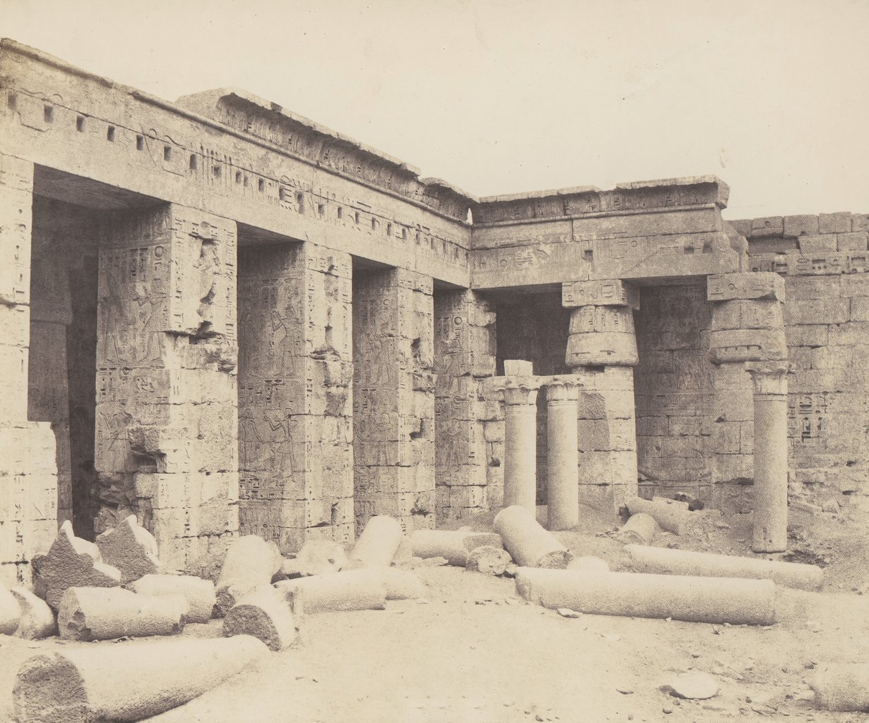 Médinet-Abou Thèbes. Constructions Postérieures - Deuxième Cour - Félix Teynard