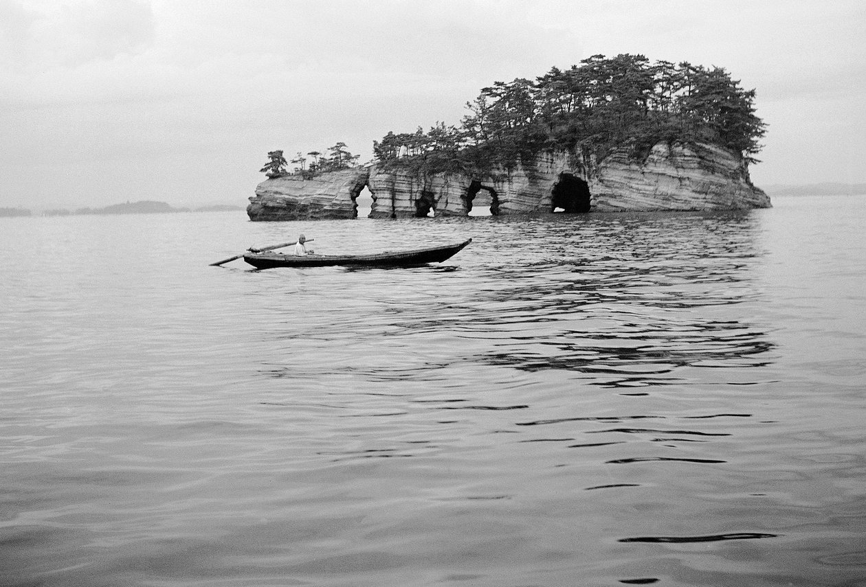 Entre les îles de Matsushima près de Sendai - Fosco Maraini