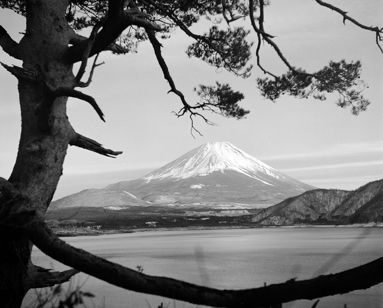 Mont Fuji, depuis le lac Motosu - Fosco Maraini