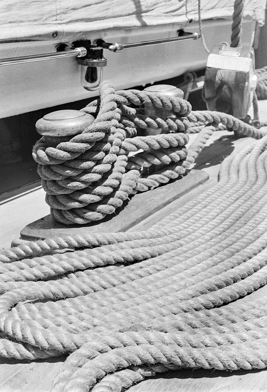 Sur le navire Amerigo Vespucci : bollard et corde - Fosco Maraini