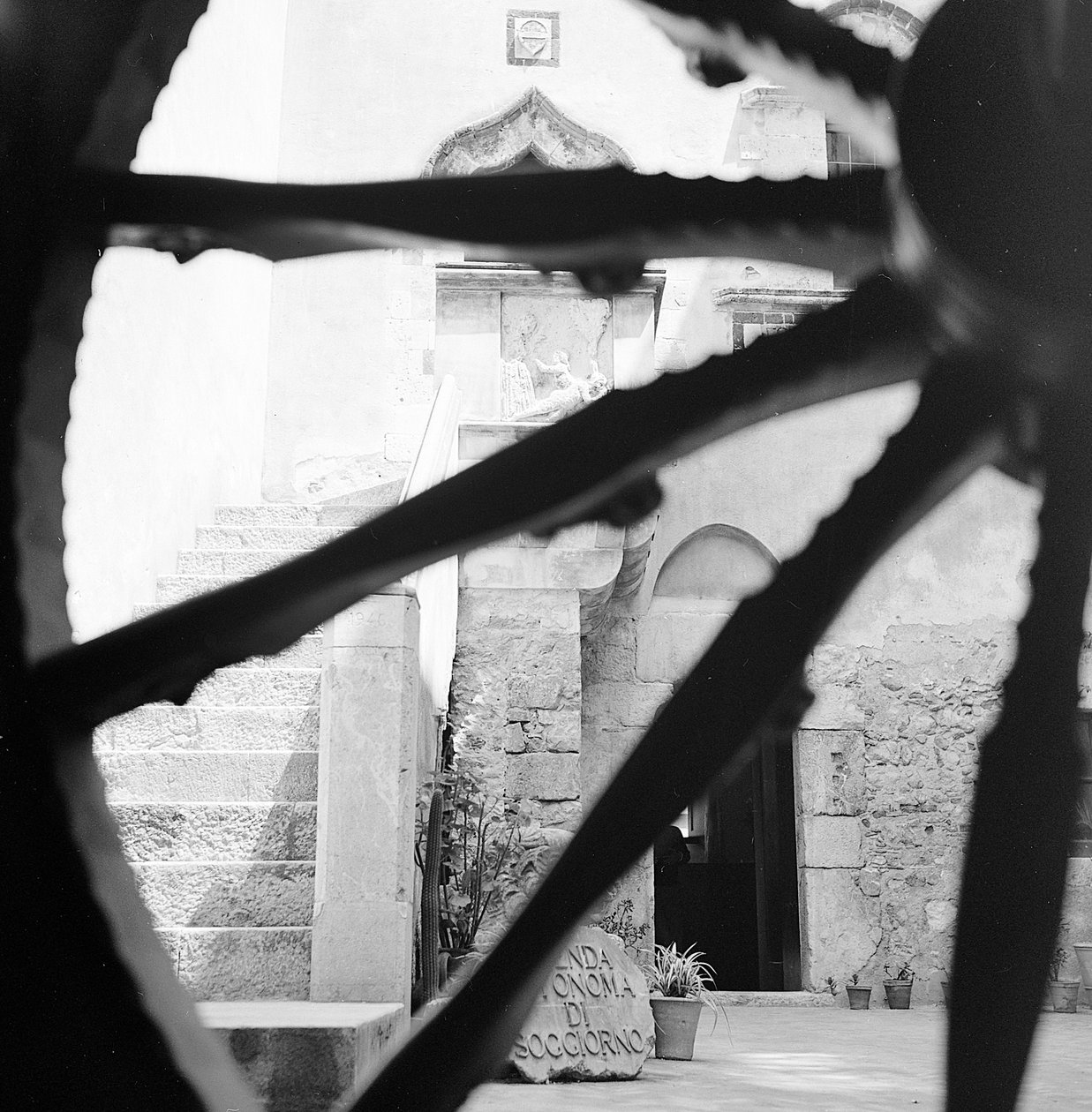 Château sarrasin de Taormine, Sicile - Fosco Maraini