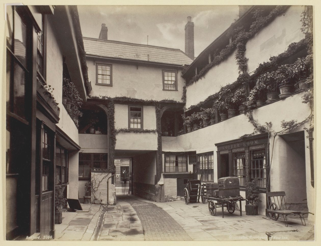 Gloucester, cour de New Inn - Francis Bedford