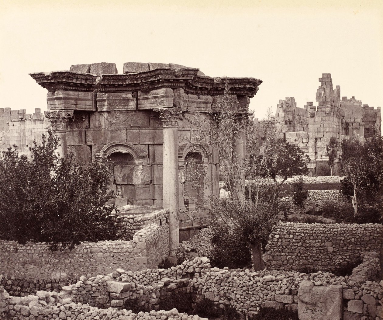 Le temple circulaire (temple de Vénus), Baalbek - Francis Bedford