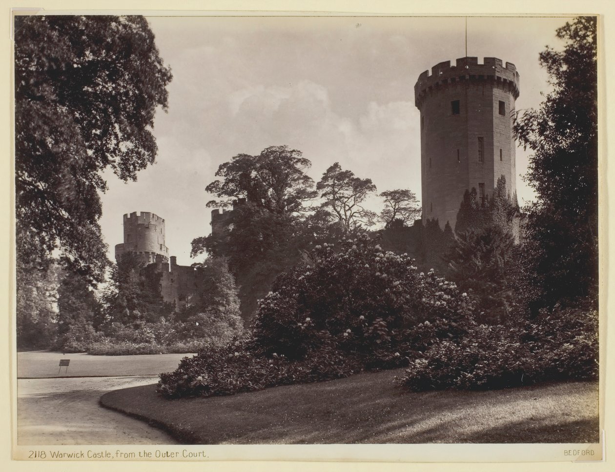 Château de Warwick, depuis la cour extérieure, 1860-94 - Francis Bedford