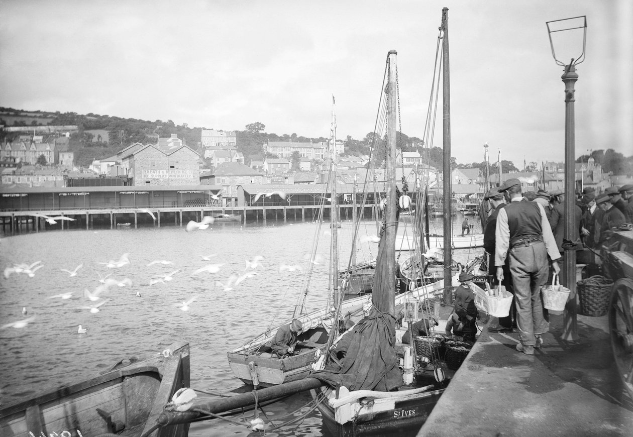 Port de Newlyn et quai des poissons, Cornouailles - Francis Frith