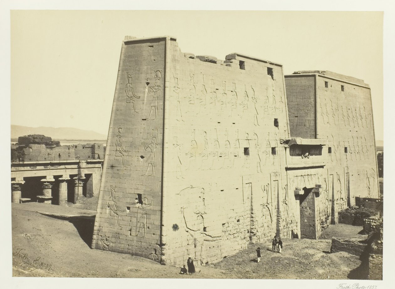 Le Grand Pylône à Edfou, Haute-Égypte, 1857 - Francis Frith