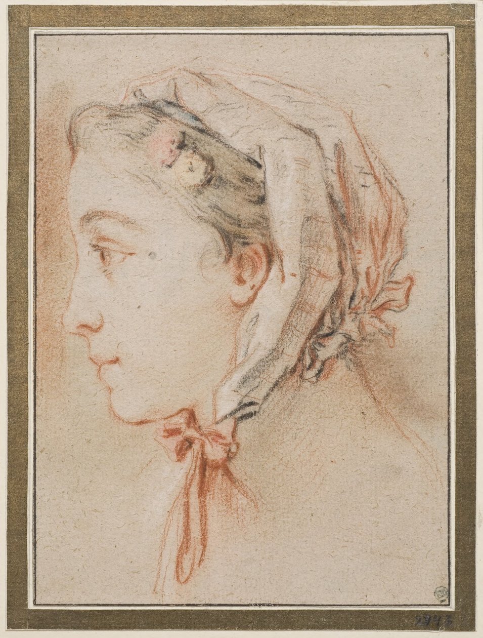 Tête de femme, de profil, coiffée d