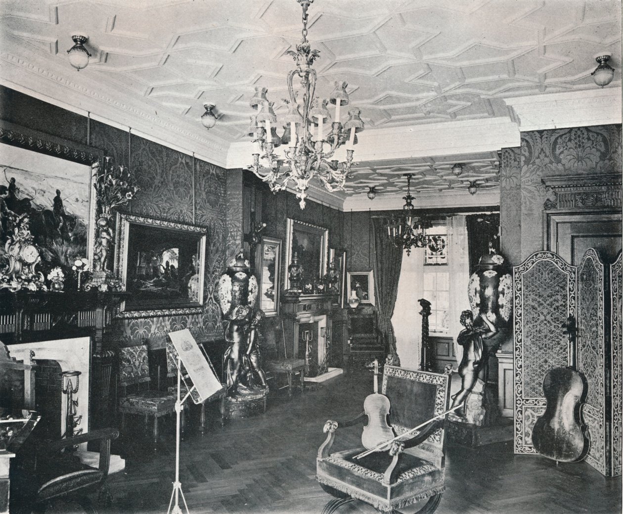 La Salle de musique, maison du capitaine Harvey, Hampstead, vers 1903 - Frank William Brookman