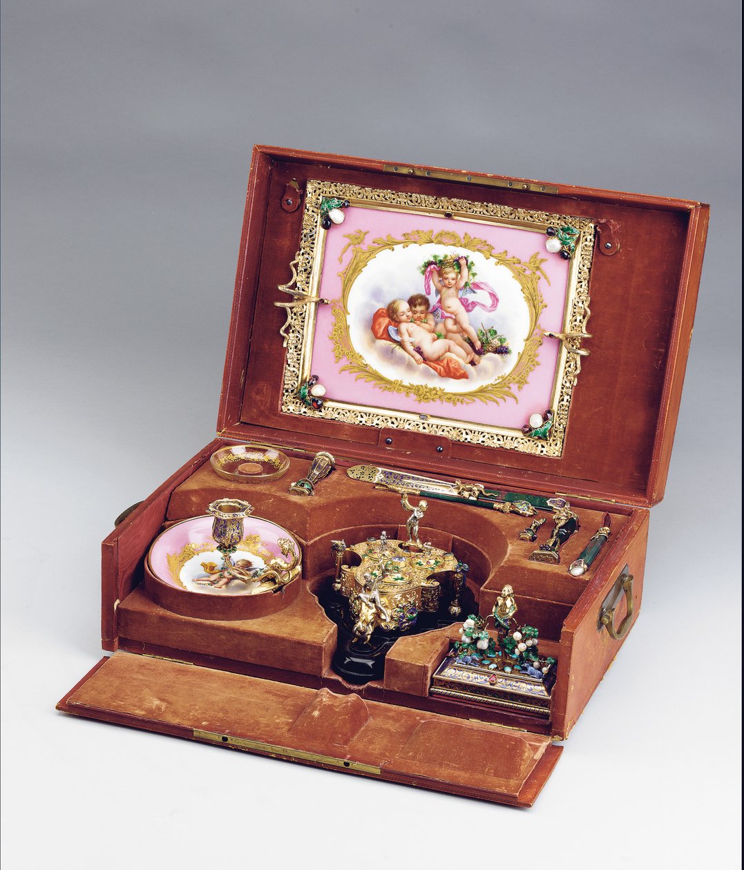 Nécessaire de bureau de Napoléon III, vers 1864-66 (argent émaillé, argent doré, héliotrope, porcelaine de style Sèvres et pierres semi-précieuses) - Frederic Jules and Wiese Jules  Rudolphi